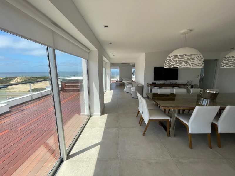Espectacular penthouse en Rincón del Indio para alquiler